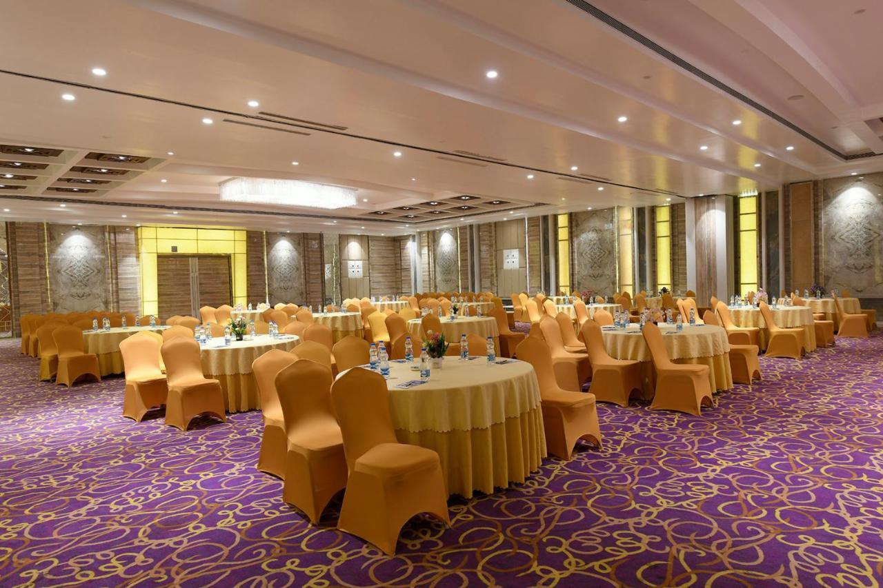 Hotel Pal Heights Bhubaneswar Eksteriør billede