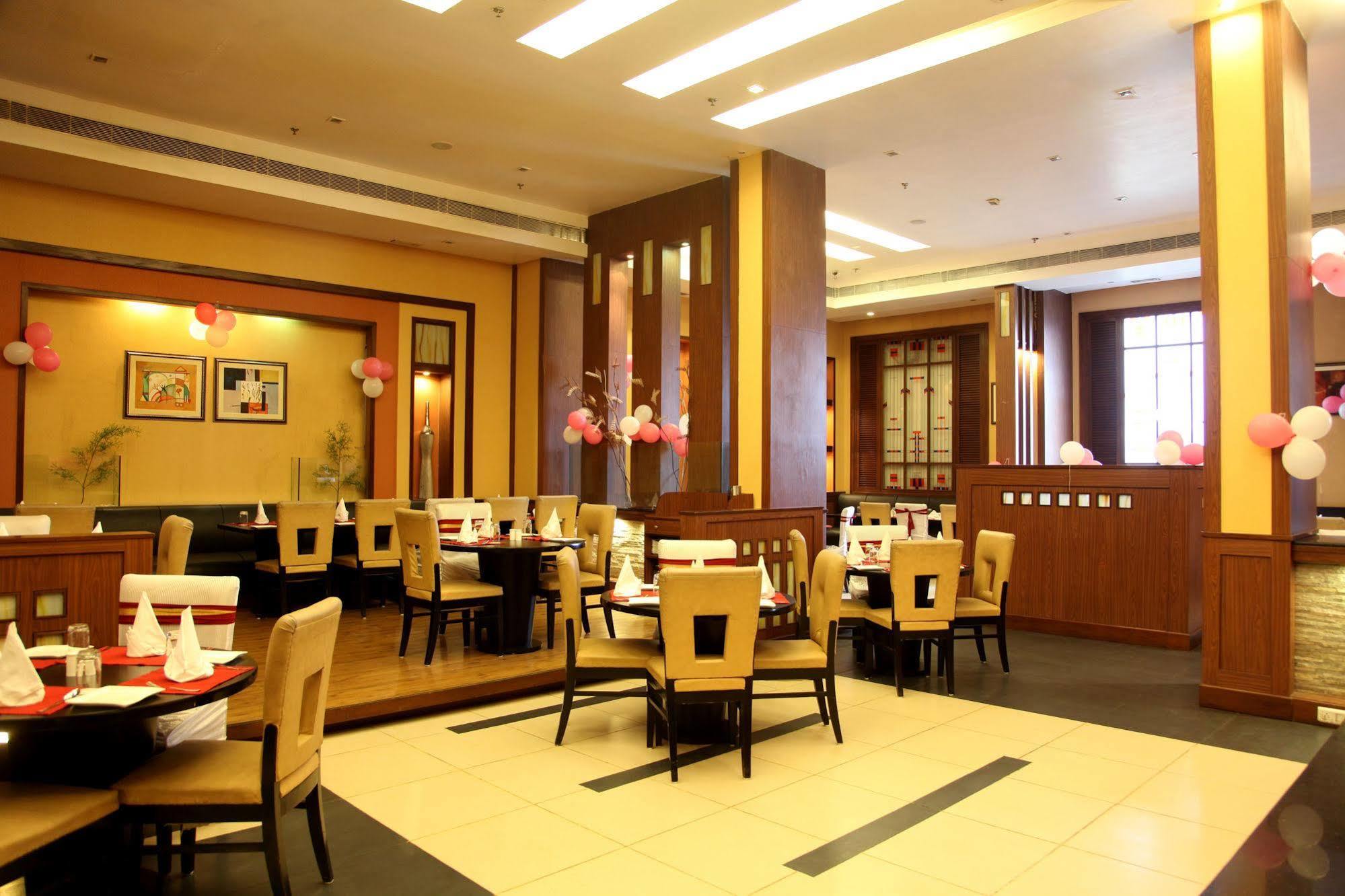 Hotel Pal Heights Bhubaneswar Restaurant billede